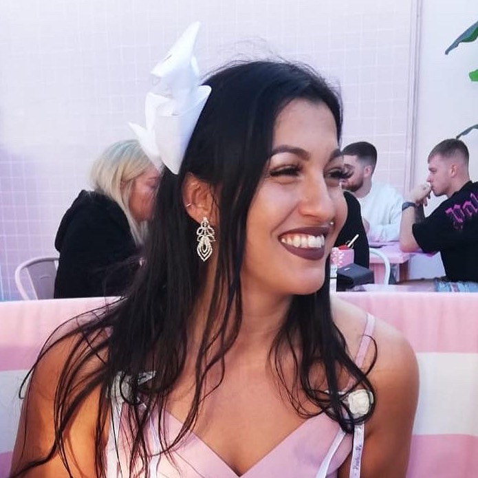 About Me - Hi, I'm Simona